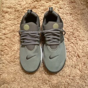 Never worn Nike Prestos